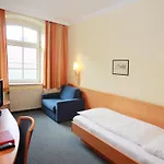 Goldener Adler Отель Линц