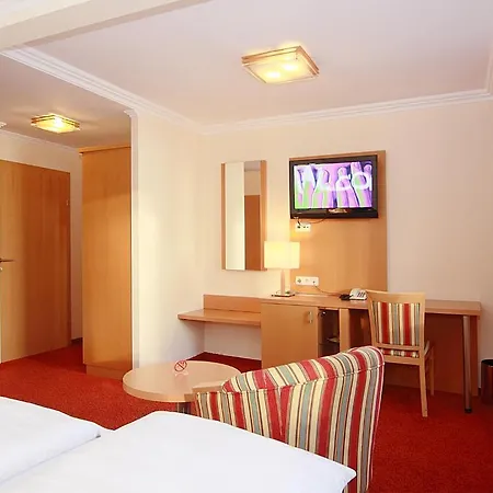 Goldener Adler 3* لينتز