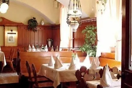 Goldener Adler فندق